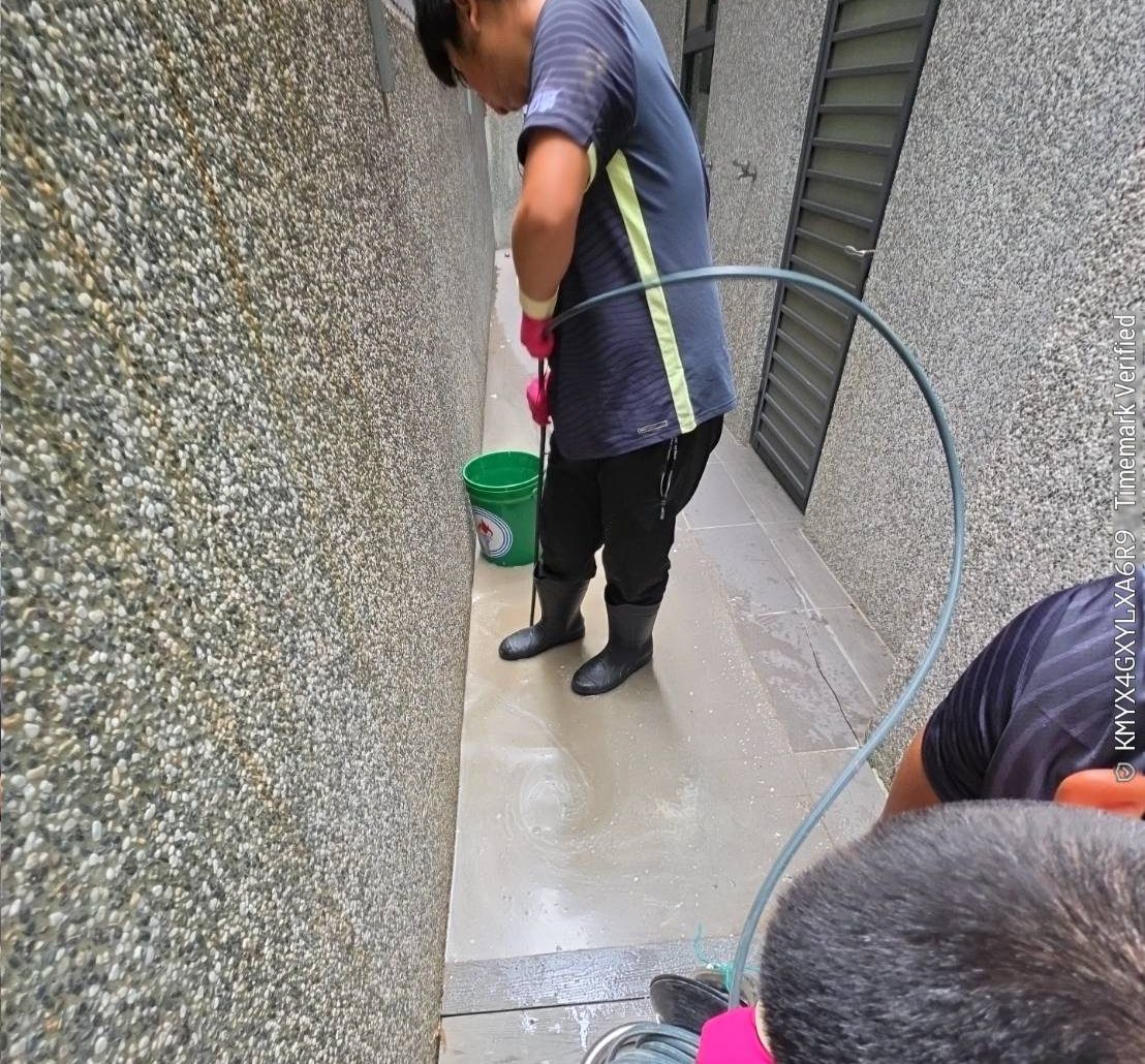廚房外排水清洗